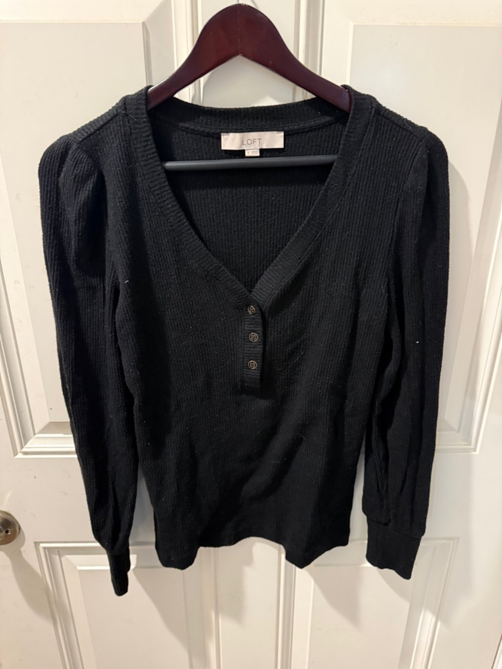 LOFT Black Ribbed V-Neck Henley Sweater Size M SMOKE FREE HOME